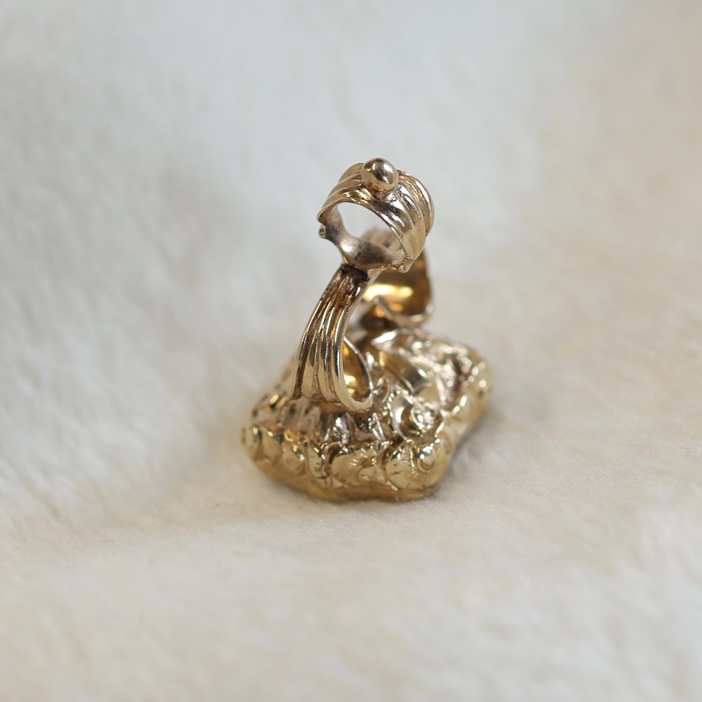 Victorian 9ct Citrine Intaglio Seal Fob - Featuring Engraving of Dog