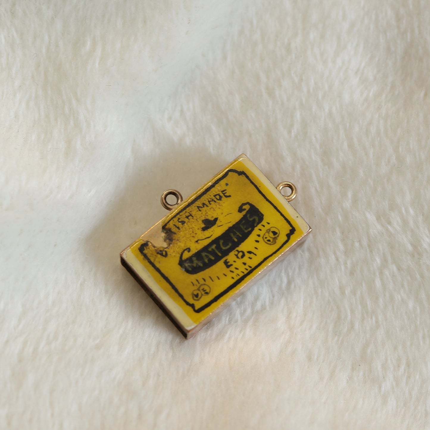 Vintage 9ct Matchbox Charm.
