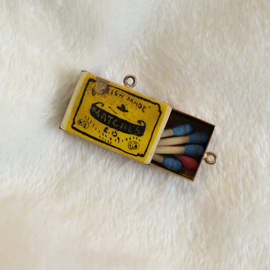 Vintage 9ct Matchbox Charm.