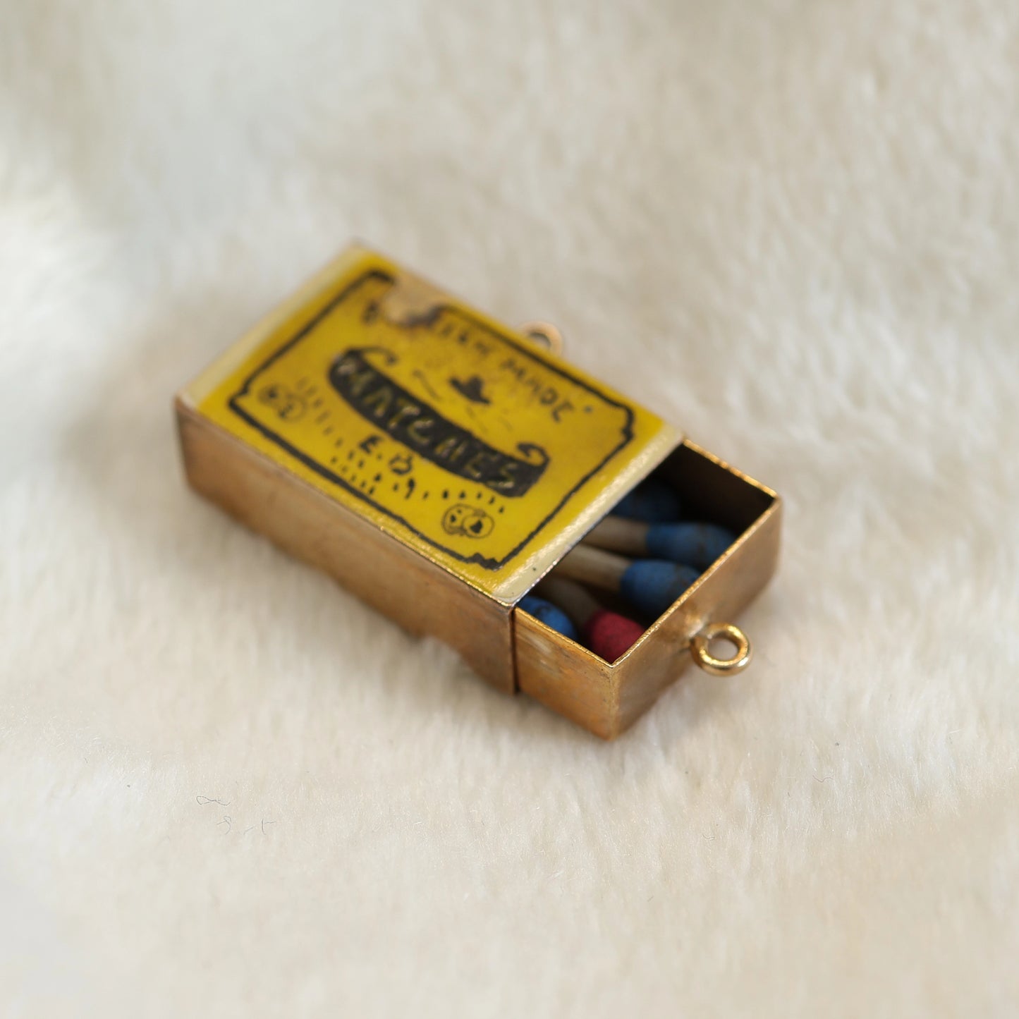 Vintage 9ct Matchbox Charm.